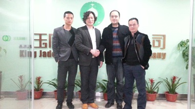 中擂在消費(fèi)者心理把握上非常到位，品牌文化方面的也有自己獨(dú)到見(jiàn)解，還擁有豐富的渠道資源，讓金玉石黛品牌的建立非常順利！中擂是一個(gè)很全面的廣告公司，雙方的合作非常成功。