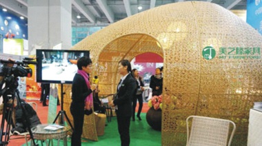 我司以制造休閑家具主要藤制家具為主，對(duì)比了幾家后，選擇與中擂公司合作，策劃團(tuán)隊(duì)提出了美家、美院、美之滕的定位，讓我們美之滕產(chǎn)品有了清晰的市場(chǎng)定位，期待與中擂公司一起成長(zhǎng)。